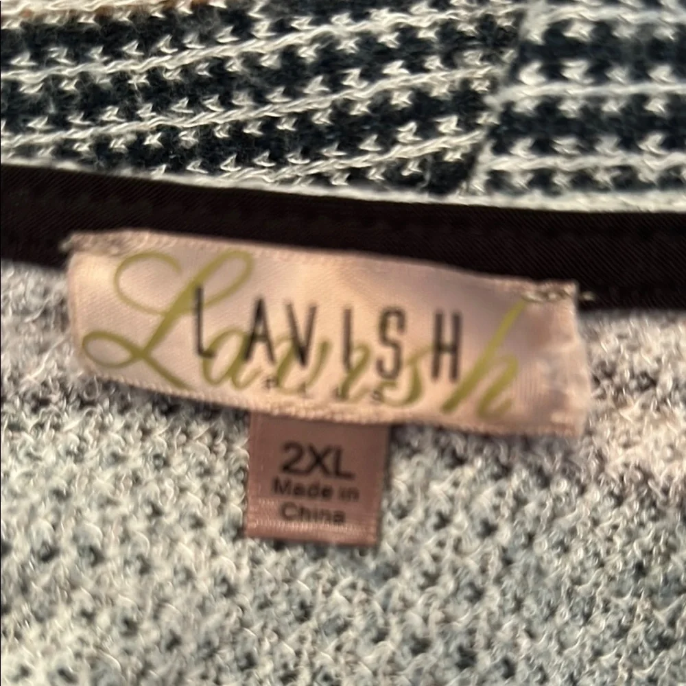 Lavish Black and White Dolman Sleeve Blouse - Picture 5 of 5